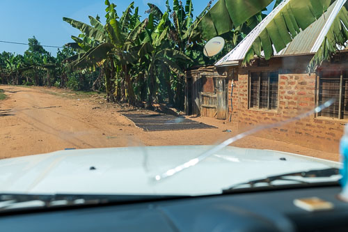 Straße nach Ikondo 2022-07-03_14-03-57_HMR9022.jpg