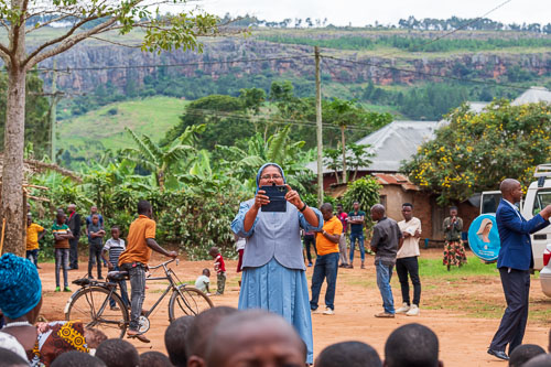 Sr. Swarupa 2023-10-22_11-01-04__D062422.jpg