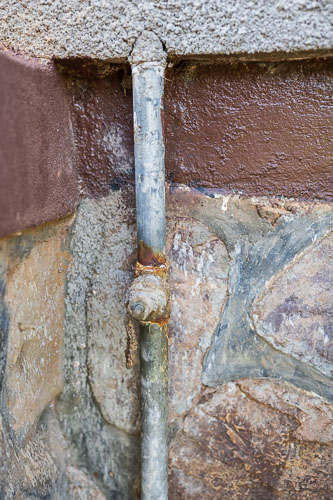 Mittelfristig müssen die Wasserrohre erneuert werden. 2023-10-23_14-20-35__Z726052.jpg