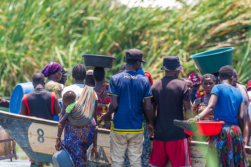 Fischmarkt am Lake Rukwa 2023-10-30_12-09-24__D063120-Verbessert-RR.jpg